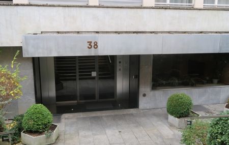 Au coeur de Champel à Genève, grand appartement meublé de 4 pièces au 1er étage