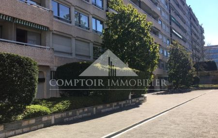 Magnifique appartement moderne proche de toutes commodités. Belle rénovation de qualité.