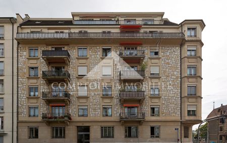 A louer, appartement de 6 pièces au 6ème étage