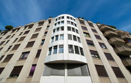 BAIL TERME FIXE  DE 3 ANS !!! Appartement de 3 pièces au 4ème étage