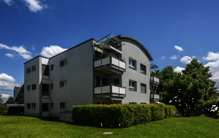 Ideales Zuhause mit Gartensitzplatz für Familie oder Paar