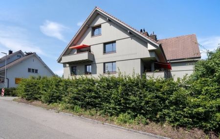 Renovierte Familienwohnung im Grünen