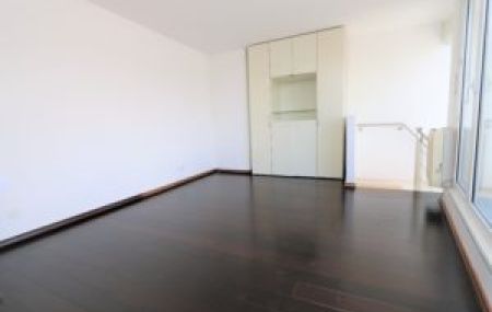 Appartement duplex en attique de 4,5 pièces avec balcon et terrasse en toiture aux Acacias