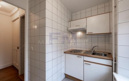 Pâquis - Rue de Neuchâtel - 2, 5 pièces au 2ème étage , emv. 28m2