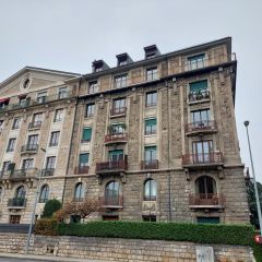 Bel appartement de 5 pièces traversant au 5ème étage avec un balcon