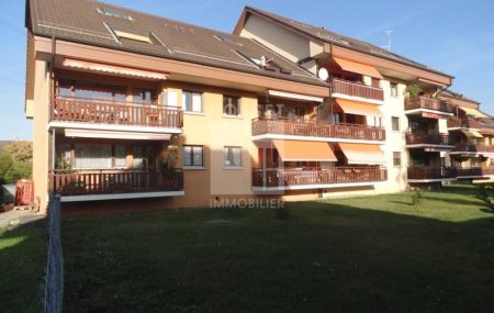 Appartement de 4 pièces au rez-de-chaussée avec balcon