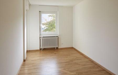 Helle Familienwohnung mit zwei Balkonen und guter Anbindung