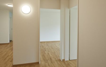 Helle Familienwohnung mit zwei Balkonen und guter Anbindung