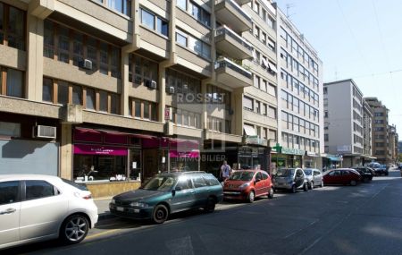 Bel appartement de 2 pièces au 5ème étage avec balcon