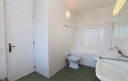 Appartement de 7,5 pièces duplex-attique proche des organisations internationales