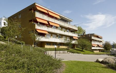 Geniessen Sie die riesige Terrasse mit See-Sicht