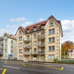 Dachwohnung mit viel Licht und Luft im Riethüsli