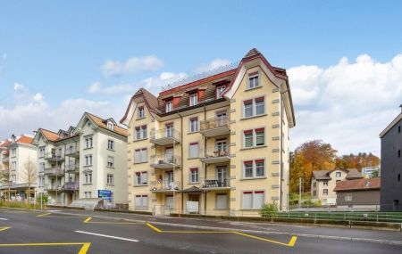 Dachwohnung mit viel Licht und Luft im Riethüsli