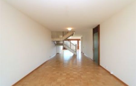 Appartement de 7,5 pièces duplex-attique proche des organisations internationales