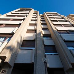 Appartement de 3 pièces au 6ème étage dans un immeuble avec ascenseur.