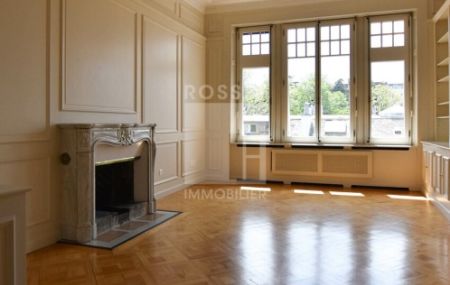 MAGNIFIQUE APPARTEMENT DE 8 PIÈCESD'ENV. 219 M2 AU 3ÈME ÉTAGEBEAUTIFUL 8 ROOM APARTMENT OFAPPROX. 219 M² ON THE 3RD FLOOR