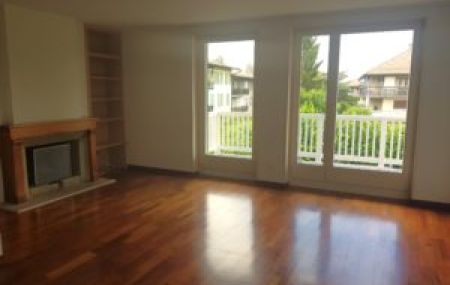 Joli appartement duplex de 4 pièces avec balcons à Corsier
