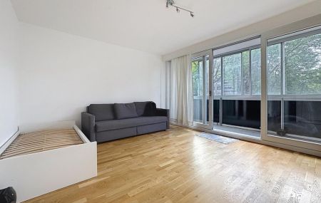 Studio au 2ème étage - Florissant 86C