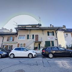 5 pièces (3 chambres) au 1er étage d'une maison...