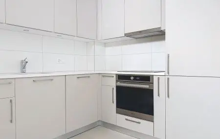5 pièces (3 chambres) au 1er étage d'une maison...