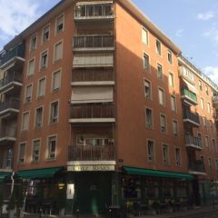 Charmant appartement au 4ème étage avec balcon.