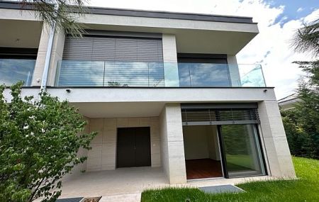 Villa mitoyenne 7.5 pièces