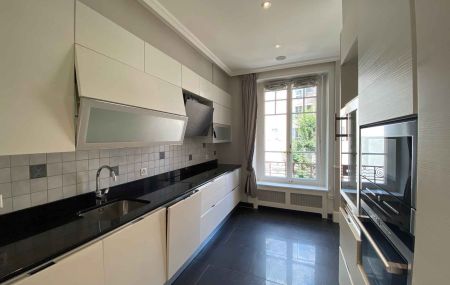 Appartement 4.5 pièces avec balcon à Plainpalais
