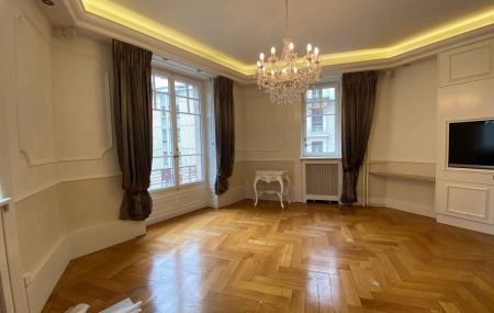Appartement 4.5 pièces avec balcon à Plainpalais