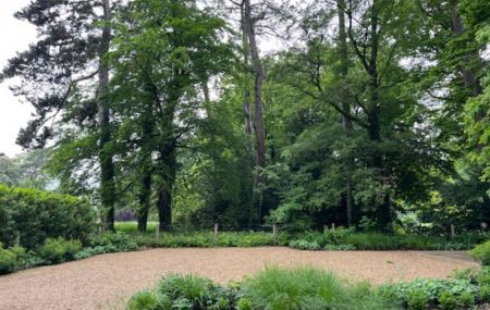 Appartement de 5 pièces en triplex avec cour et jardin à Thônex