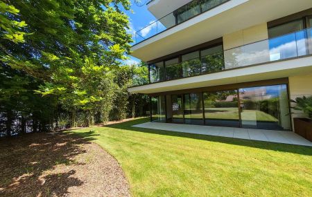 Appartement neuf de 5 pièces en triplex avec jardin et vue lac à Hermance