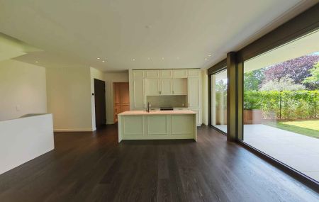 Appartement neuf de 5 pièces en triplex avec jardin et vue lac à Hermance