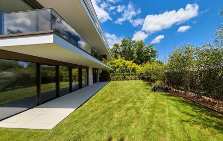 Appartement neuf de 6 pièces en duplex avec jardin à Hermance