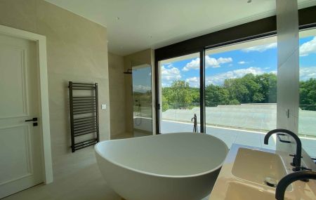 Magnifique appartement neuf de 6 pièces en attique avec vue lac à Hermance