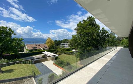 Magnifique appartement neuf de 6 pièces en attique avec vue lac à Hermance