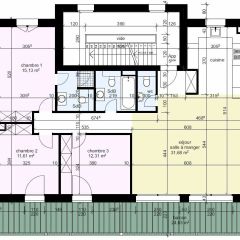 Appartement de 5 pièces situé au 1er étage d'un petit immeuble