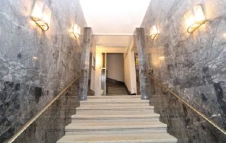 Appartement avec cachet de 6,5 pièces avec balcon proche du parc Geisendorf
