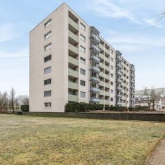 MIETEN OHNE KAUTION - Sanierte Wohnung mit Sitzplatz