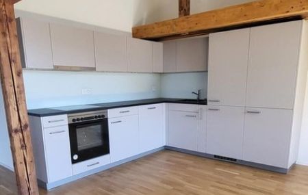 Grosszügige 2-Zimmer Dachwohnung