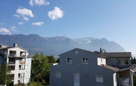 Geniessen Sie den Panoramablick in die Berge