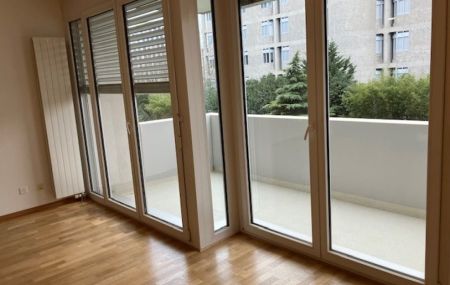 Appartement de 6 pièces au 3ème étage - NATIONS