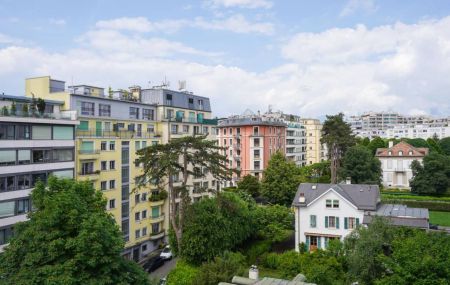 ATTIQUE de 5 pièces au 8ème étage avec accès direct par l'ascenseur