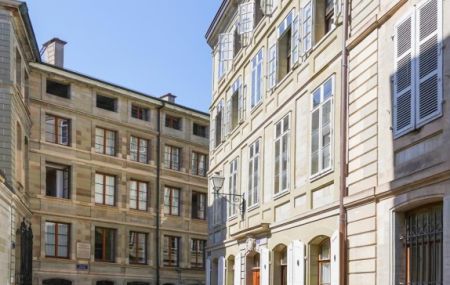 Très bel appartement de 5.5 pièces au 1er étage dans un immeuble de caractère au Coeur de la Vieille-Ville