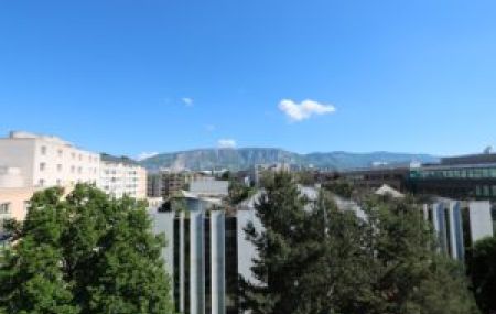 Appartement de 2 pièces aux Acacias
