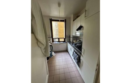 Charmant 3 pièces dans une rue piétonne au coeur de Plainpalais. Visite groupée le 16.06.25 à 10h00 devant l'immeuble.