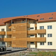 Appartement de 4 pièces en rez-de-chaussée avec jardin.