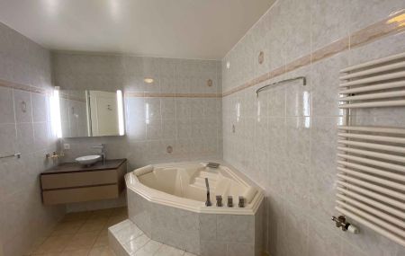 Appartement duplex de 5 pièces en attique avec 2 terrasses Vieux-Carouge