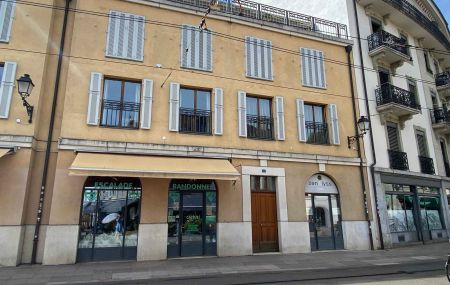 Appartement duplex de 5 pièces en attique avec 2 terrasses Vieux-Carouge