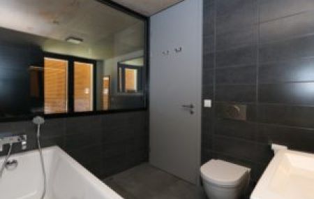 Appartement moderne de 5 pièces avec balcons à Vésenaz