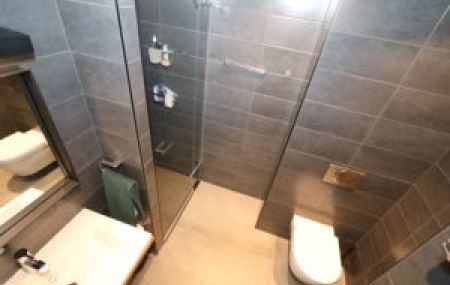 Appartement moderne de 5 pièces avec balcons à Vésenaz