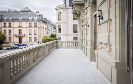 EXCEPTIONNEL ! 5 PIÈCES MAGNIFIQUEMENT RÉNOVÉ AVEC TERRASSE